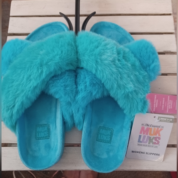 Muk Luks Shoes Nwt Muk Luks Slippers Size Large 9 Poshmark